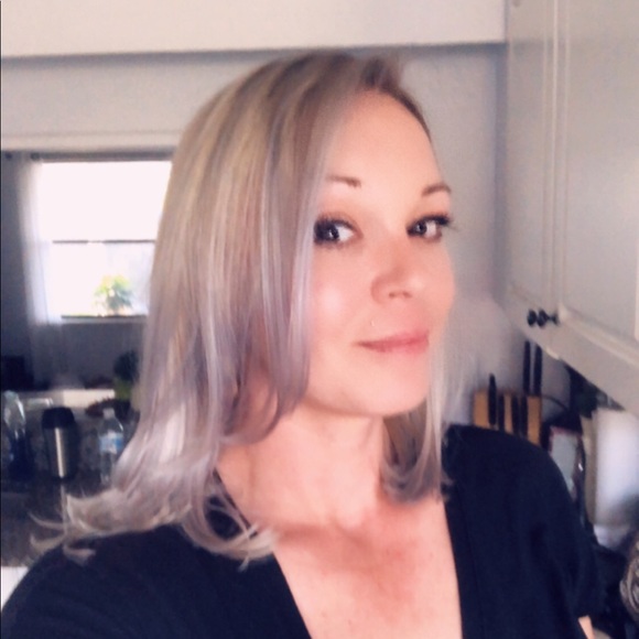 Meet your Posher, Amanda - Picture 1 of 1